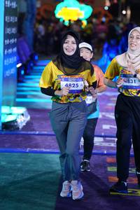 BIB: 4825, 4831
                            <button type="button" onclick="openModal(26261586)" class="btn btn-primary btn-sm float-right btn-popup" data-toggle="modal" data-target=".modal-high-quality">
                        <i class="fas fa-shopping-cart"></i> Add to Cart
                    </button>
                                            <button type="button" onclick="isThisMe(26261586, true)" class="btn btn-success btn-sm float-right btn-popup btn-isme hidden" data-toggle="tooltip" data-placement="bottom" title="นี่คือรูปของคุณใช่ไหม คลิกที่นี่เพื่อเอาเข้าอัลบั้ม">
                        <i class="fas fa-plus"></i> Add to album
                    </button>
                    <button type="button" onclick="isThisMe(26261586, false)" class="btn btn-warning btn-sm float-right btn-popup btn-isnotme hidden">
                        <i class="fas fa-ban"></i> Remove from album
                    </button>